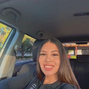 Meet your Posher, Marcela